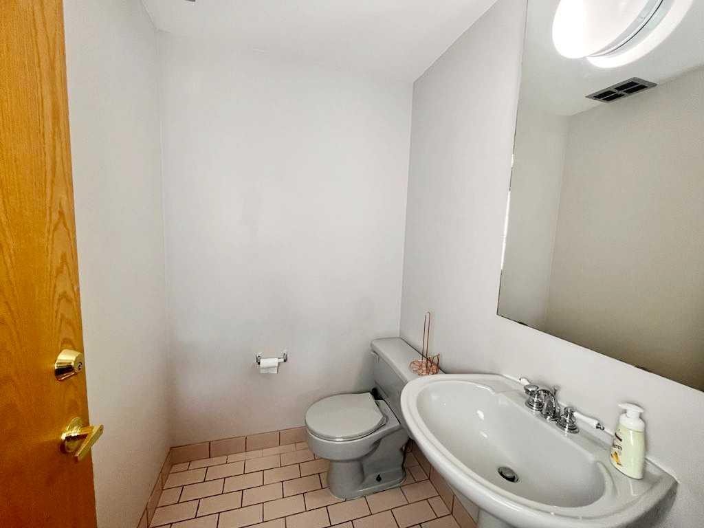 4131 Bow Trail Sw, Calgary, AB