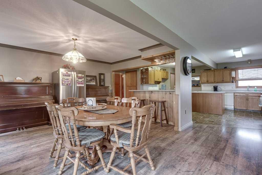 331039-Rge. Rd.242, Rural Kneehill County, AB - Indoor Photo Showing Dining Room