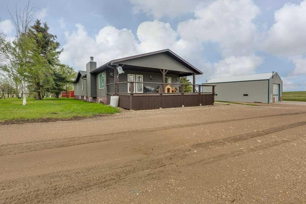 331039-Rge. Rd.242, Rural Kneehill County, AB - Outdoor With Deck Patio Veranda