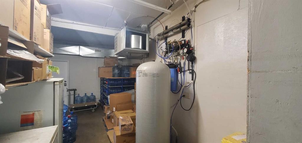 102 Central Avenue East, Linden, AB