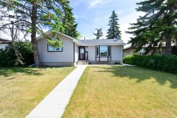 5712 Layzell Road SW Calgary, AB T3E 5G9