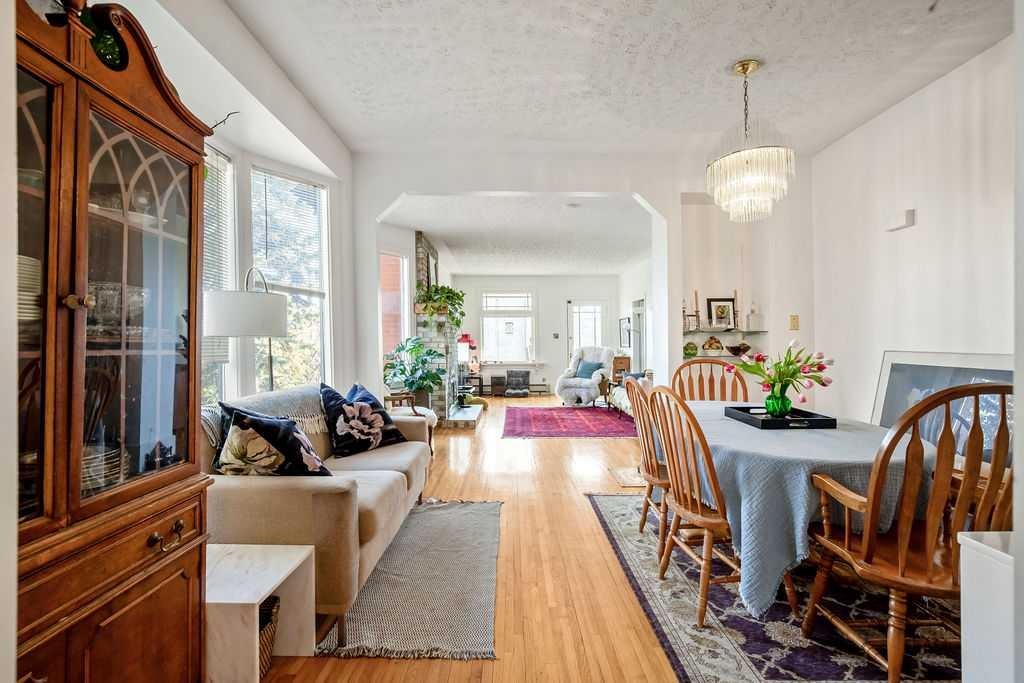 2629 Erlton Street Sw, Calgary, AB - Indoor Photo Showing Dining Room