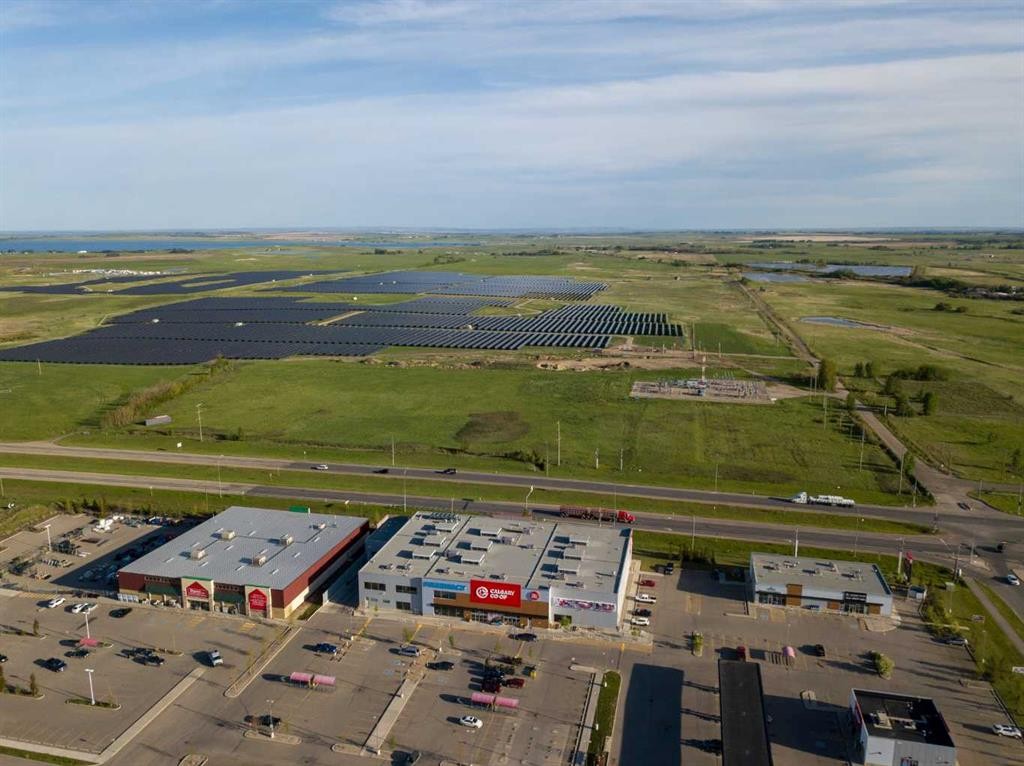 1 Highway 1, Strathmore, AB