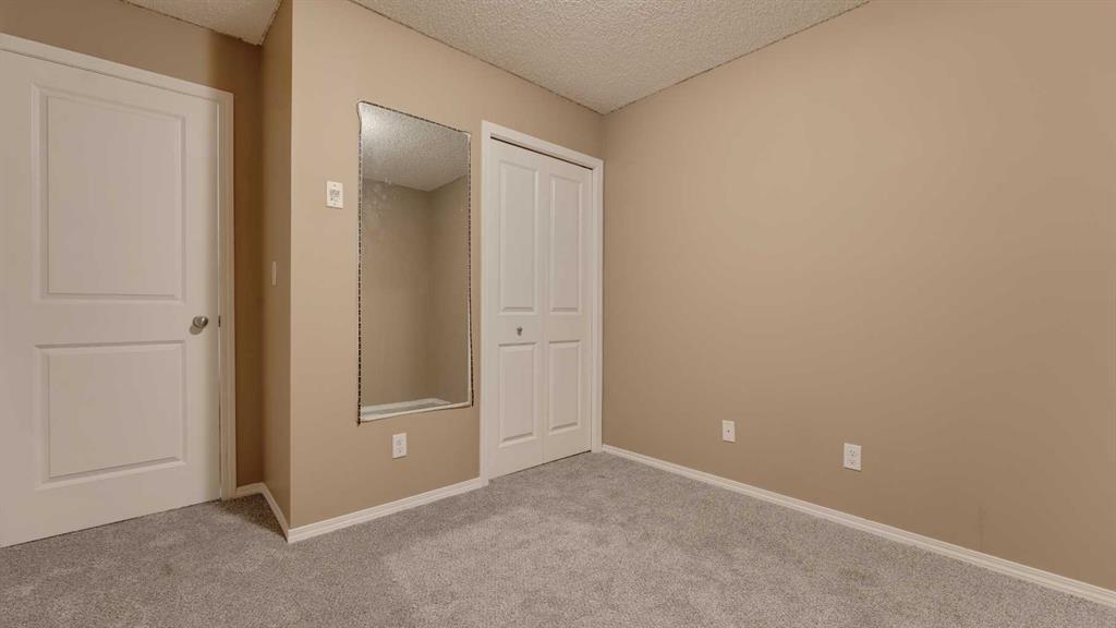 105-2715 12 Avenue Se, Calgary, AB - Indoor Photo Showing Other Room