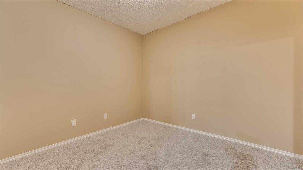 105-2715 12 Avenue Se, Calgary, AB - Indoor Photo Showing Other Room