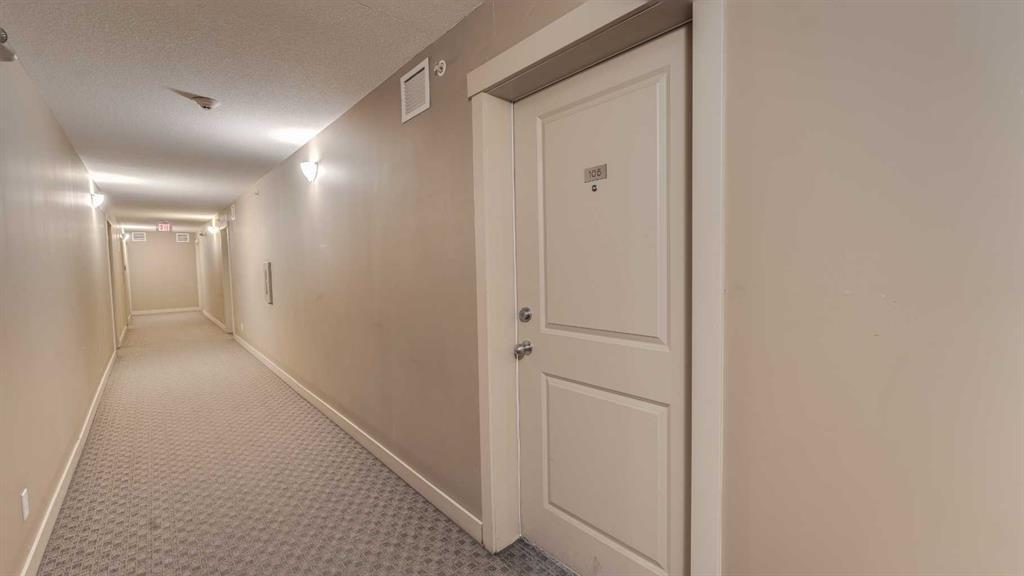 105-2715 12 Avenue Se, Calgary, AB - Indoor Photo Showing Other Room