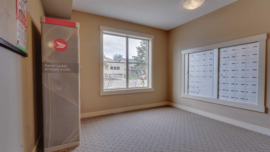 105-2715 12 Avenue Se, Calgary, AB - Indoor Photo Showing Other Room