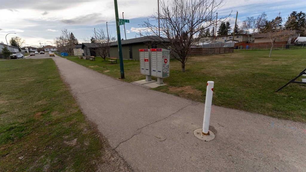 105-2715 12 Avenue Se, Calgary, AB - Outdoor