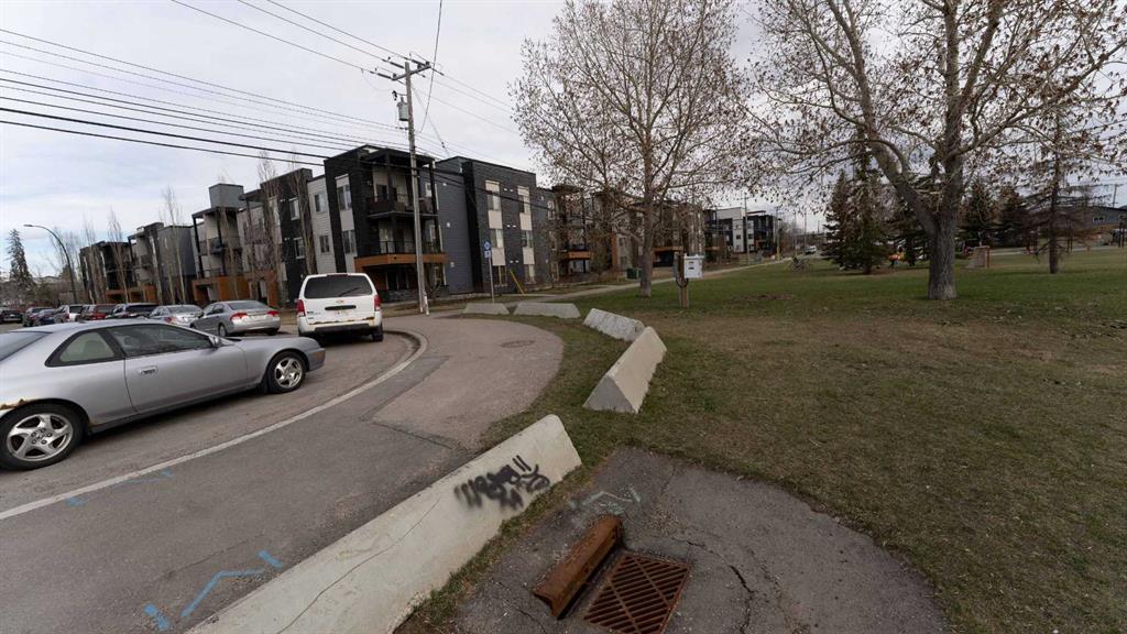 105-2715 12 Avenue Se, Calgary, AB - Outdoor