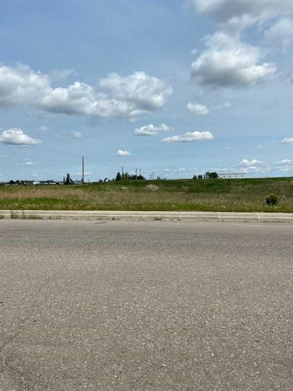 100 Shantz Drive, Didsbury, AB