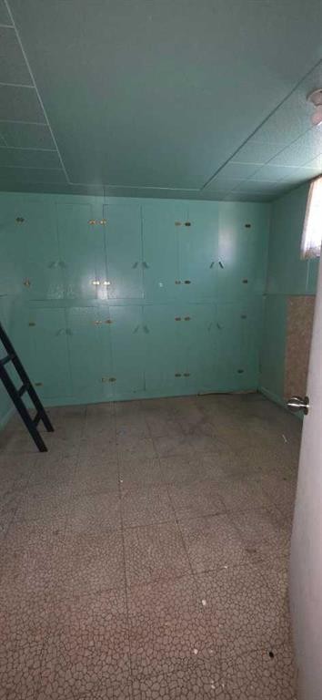 488 Northmount Drive Nw, Calgary, AB - Indoor