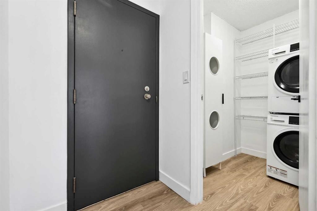 206-1414 5 Street Sw, Calgary, AB - Indoor Photo Showing Laundry Room