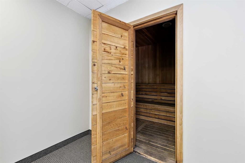 206-1414 5 Street Sw, Calgary, AB - Indoor Photo Showing Other Room