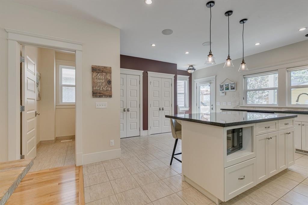 609 23 Avenue Sw, Calgary, AB - Indoor Photo Showing Other Room