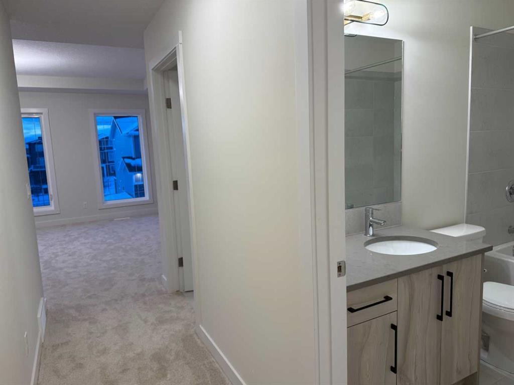 92 Sundown Crescent, Cochrane, AB - Indoor Photo Showing Bathroom