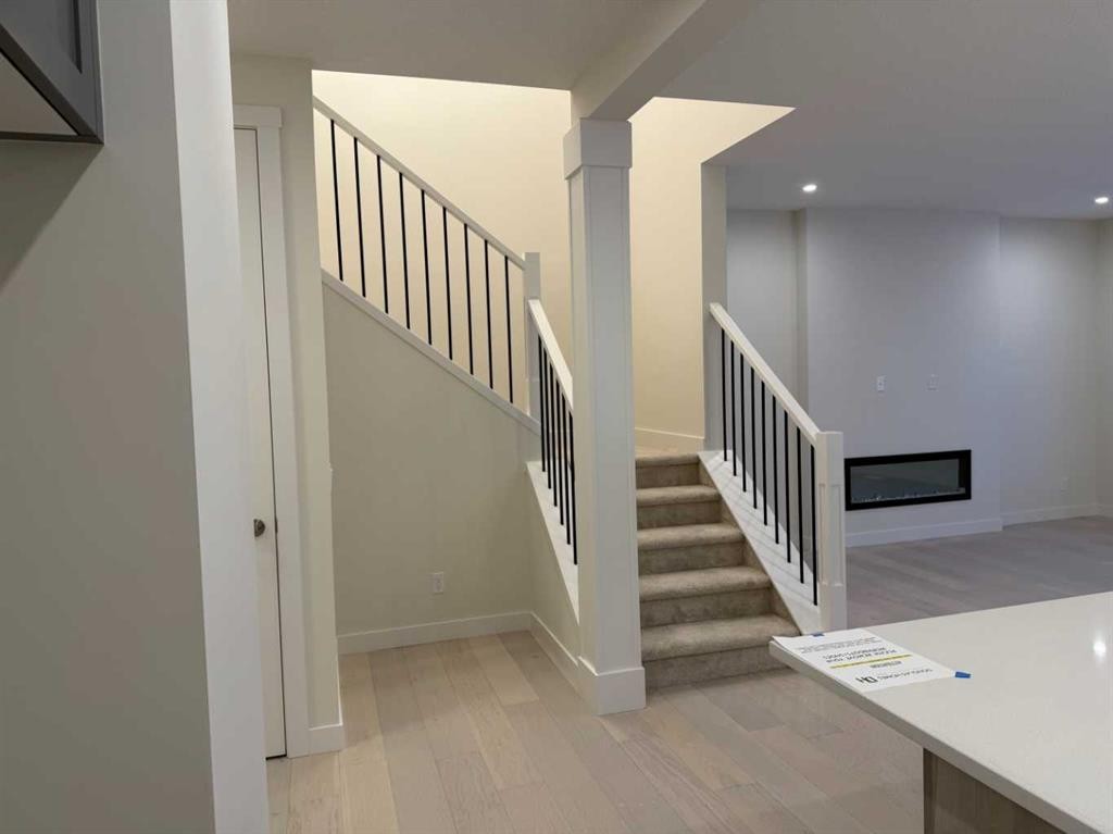 92 Sundown Crescent, Cochrane, AB - Indoor Photo Showing Other Room