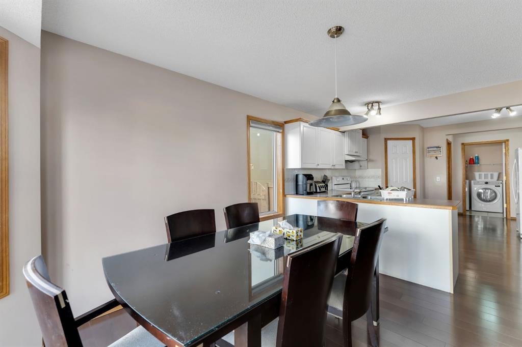 717 Coral Springs Boulevard Ne, Calgary, AB - Indoor Photo Showing Other Room