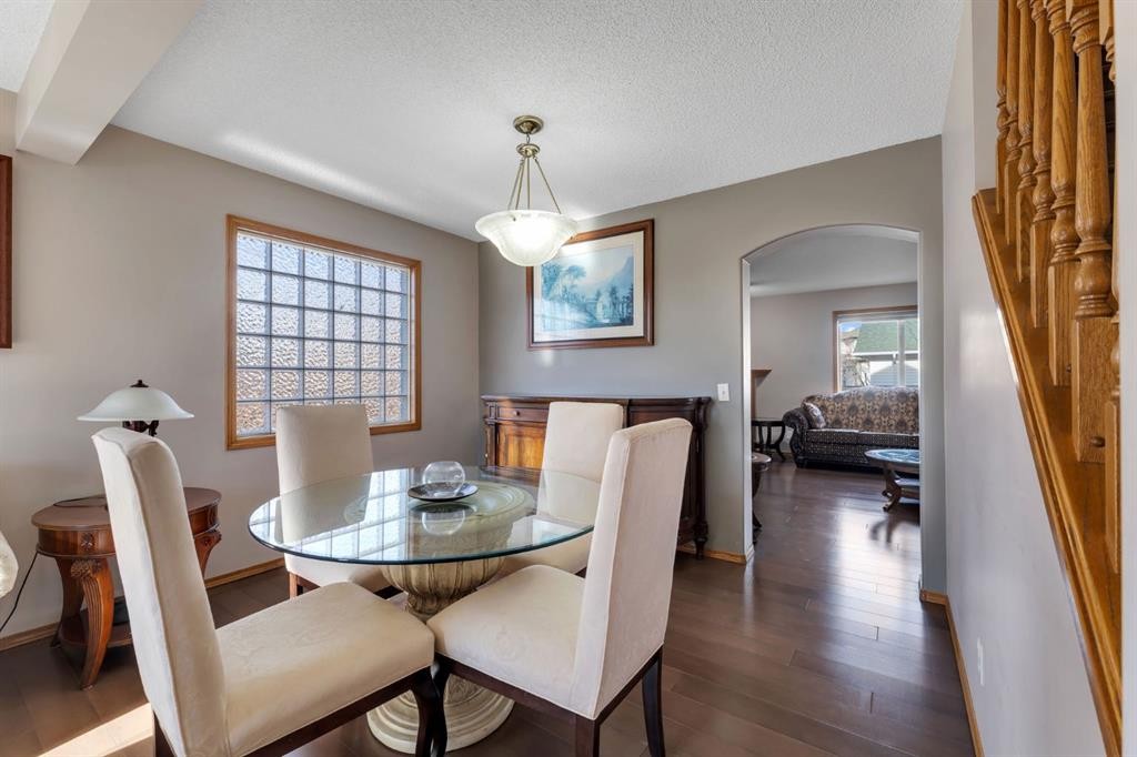 717 Coral Springs Boulevard Ne, Calgary, AB - Indoor Photo Showing Dining Room