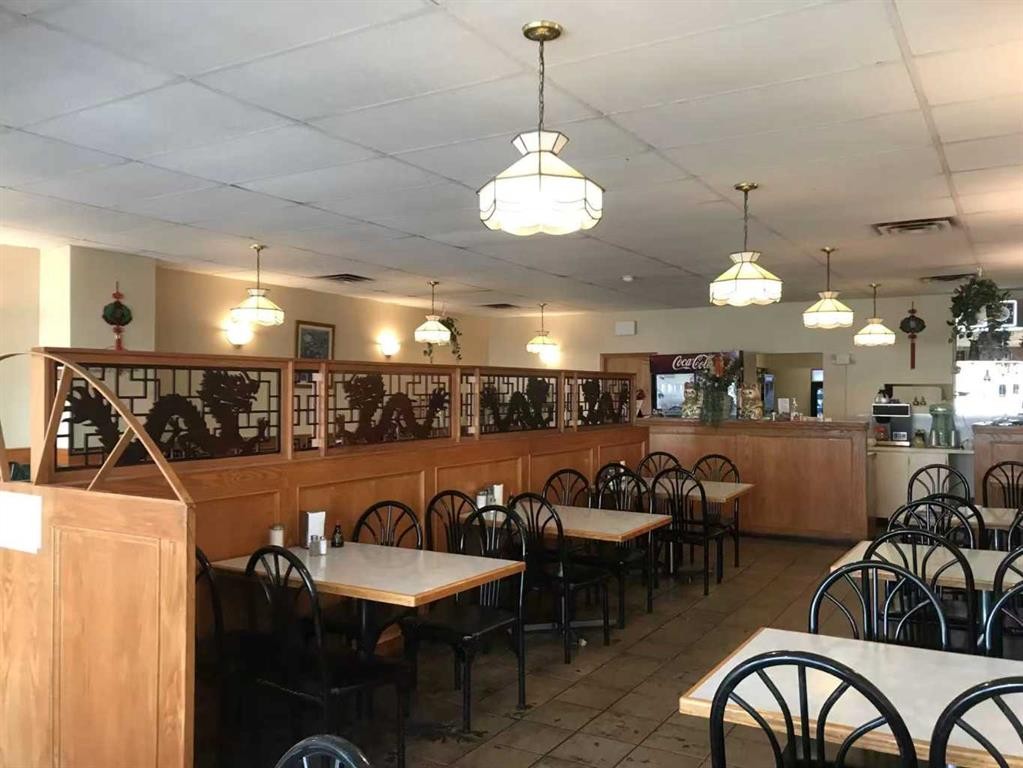 1208 Railway Street, Crossfield, AB