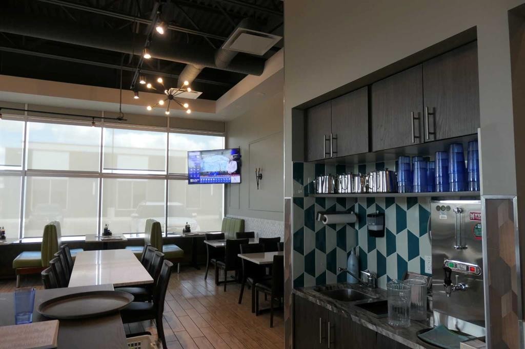 2110-4 Royal Vista Way Nw, Calgary, AB