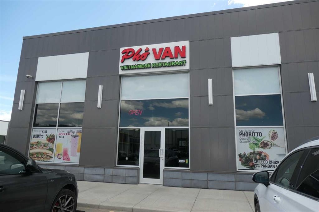 2110-4 Royal Vista Way Nw, Calgary, AB