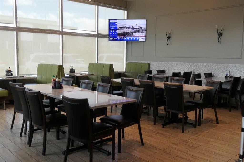 2110-4 Royal Vista Way Nw, Calgary, AB