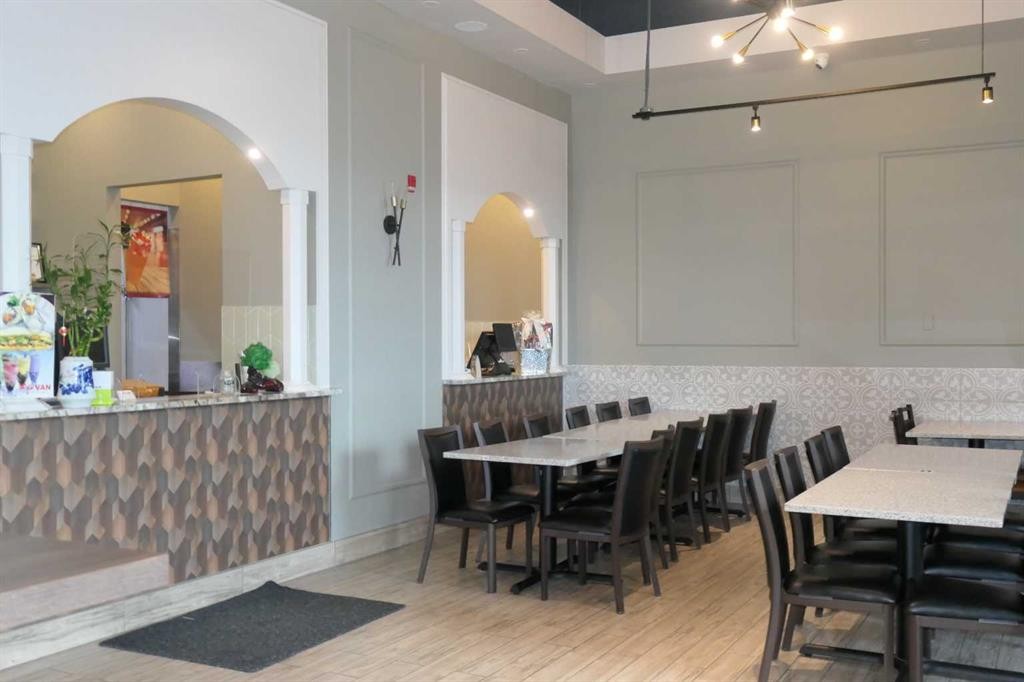 2110-4 Royal Vista Way Nw, Calgary, AB