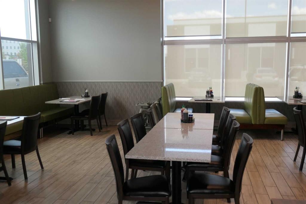 2110-4 Royal Vista Way Nw, Calgary, AB