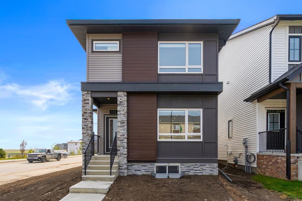 114 Lewiston Way Ne, Calgary, AB - Outdoor