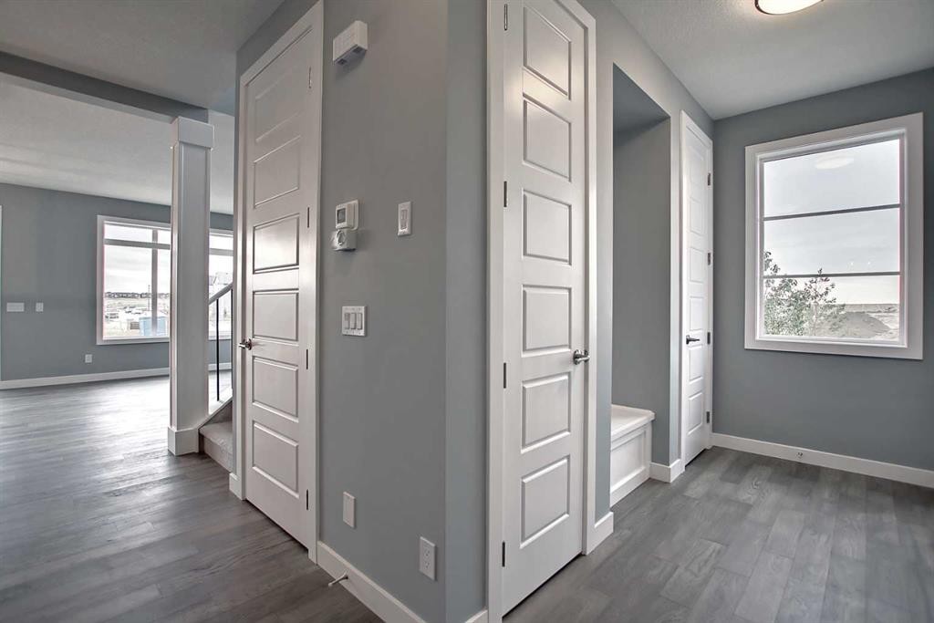 47 Agate Road, Cochrane, AB - Indoor Photo Showing Other Room