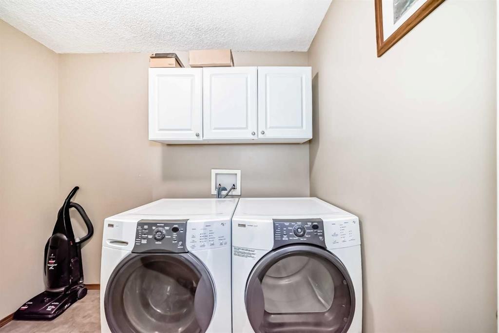 42 Sierra Nevada Green Sw, Calgary, AB - Indoor Photo Showing Laundry Room