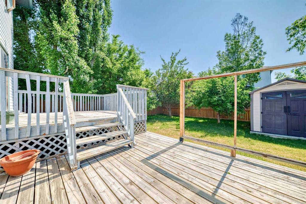 42 Sierra Nevada Green Sw, Calgary, AB - Outdoor With Deck Patio Veranda With Exterior