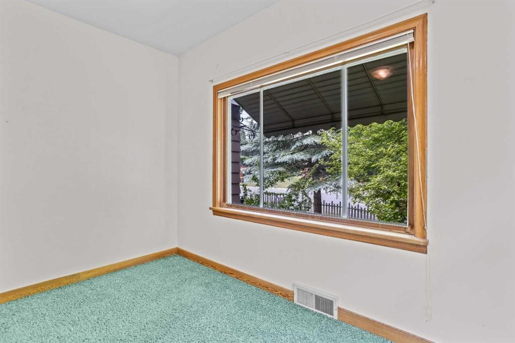 404 Otter Street, Banff, AB - Indoor Photo Showing Other Room