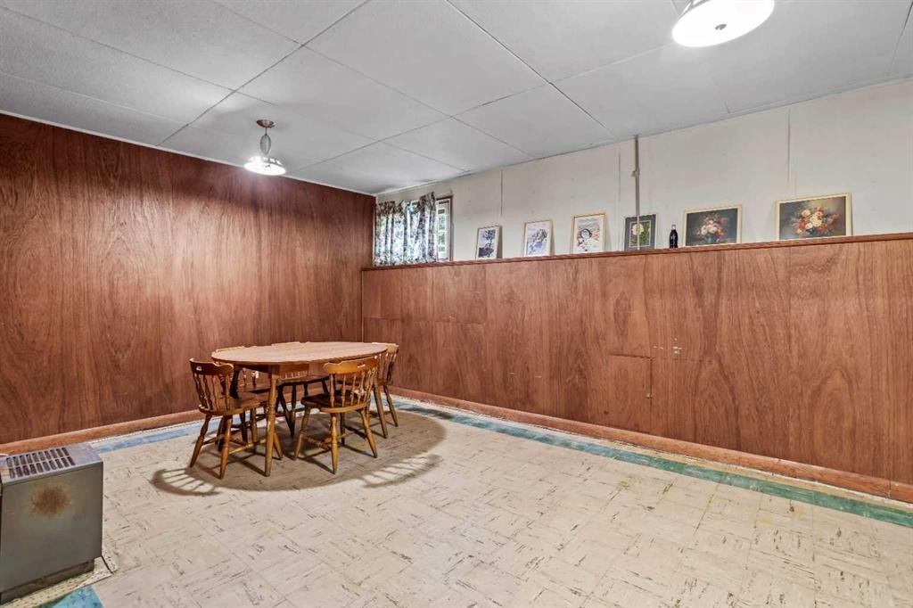 404 Otter Street, Banff, AB - Indoor Photo Showing Other Room