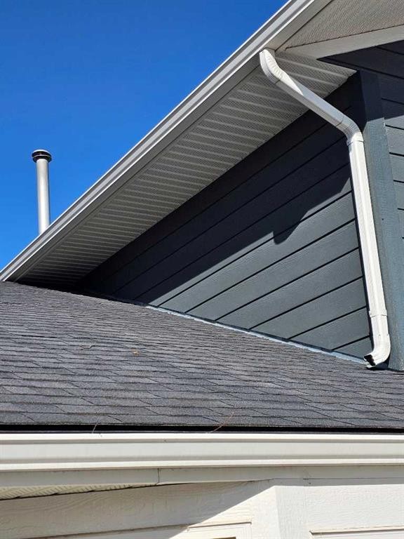 302 Meadowbrook Bay Se, Airdrie, AB - Outdoor