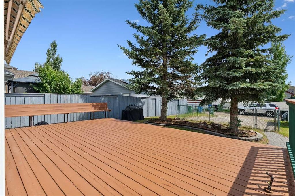 7 Covewood Park Ne, Calgary, AB - Outdoor