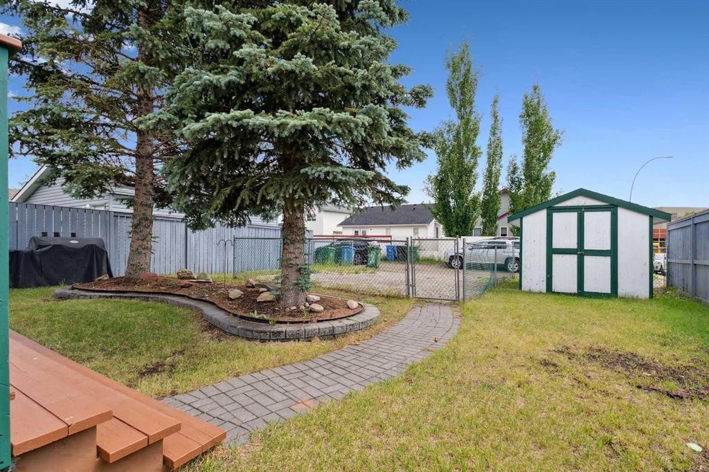 7 Covewood Park Ne, Calgary, AB - Outdoor