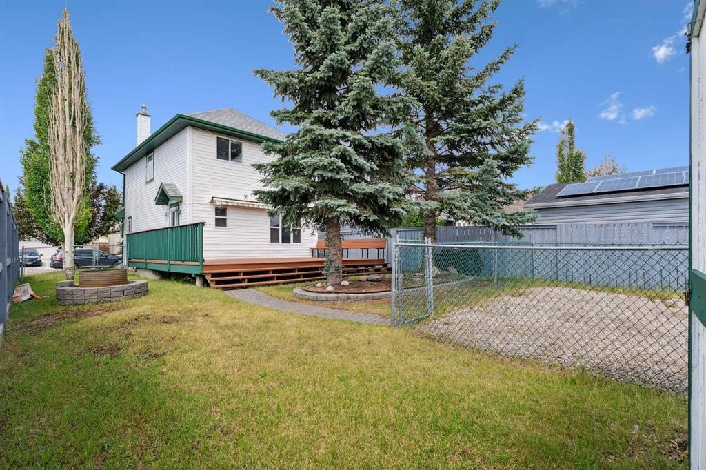 7 Covewood Park Ne, Calgary, AB - Outdoor