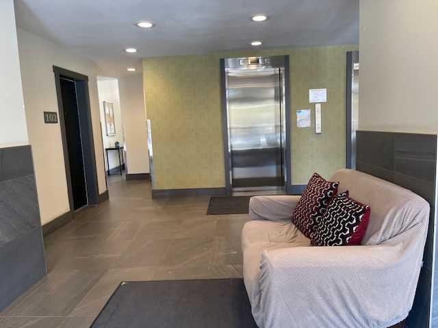 704-706 15 Avenue Sw, Calgary, AB - Indoor