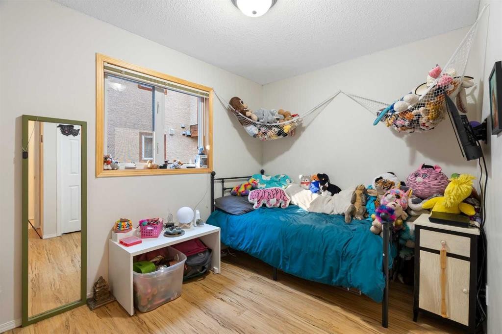 2-601 4Th Street, Canmore, AB - Indoor Photo Showing Other Room