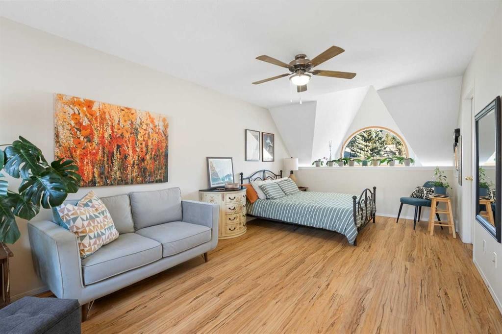 2-601 4Th Street, Canmore, AB - Indoor Photo Showing Bedroom
