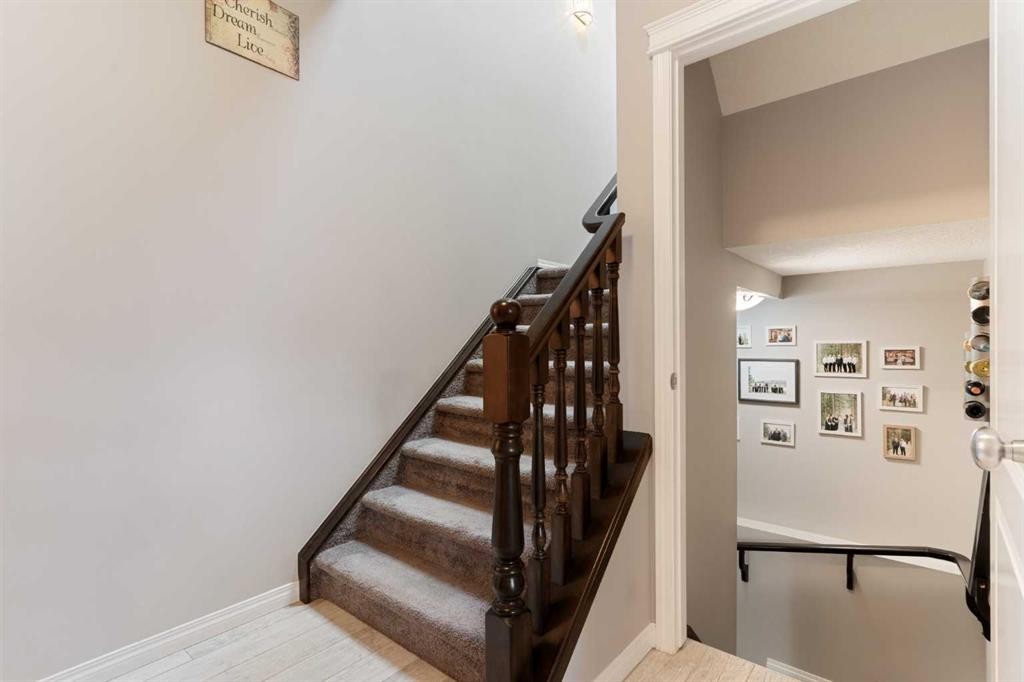 95 Evansborough Common Nw, Calgary, AB - Indoor Photo Showing Other Room