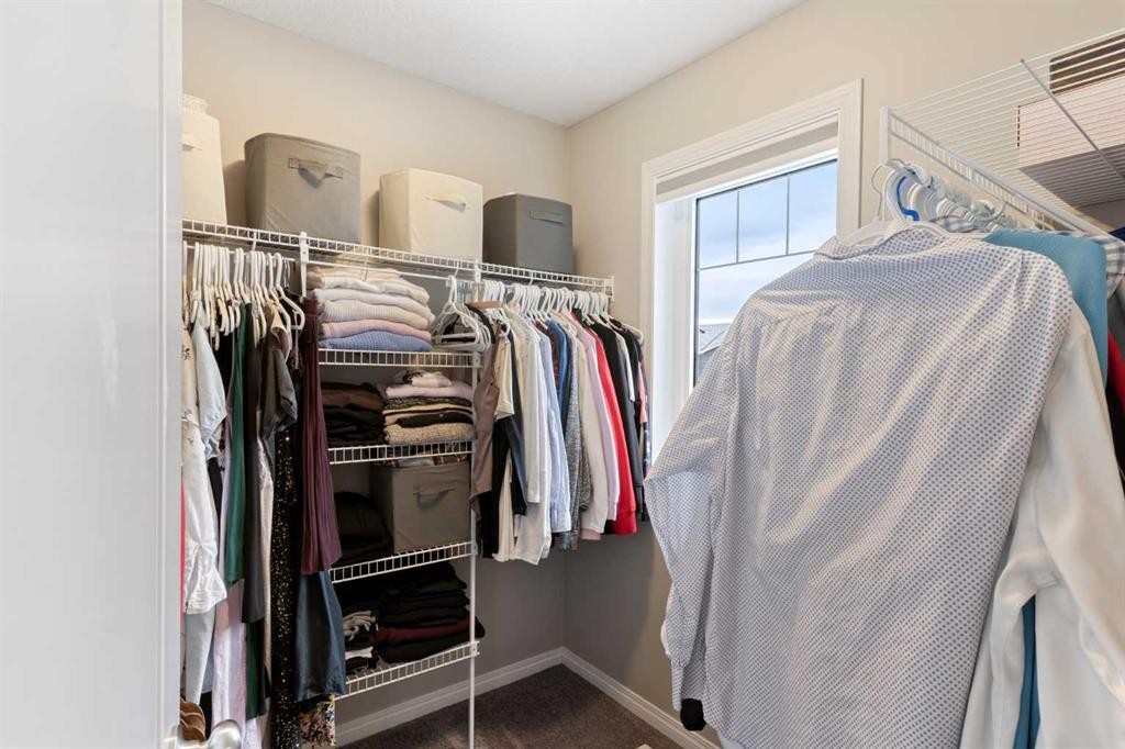 95 Evansborough Common Nw, Calgary, AB - Indoor With Storage