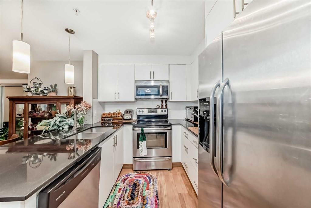 3302-240 Skyview Ranch Road Ne, Calgary, AB - Indoor Photo Showing Kitchen With Double Sink With Upgraded Kitchen
