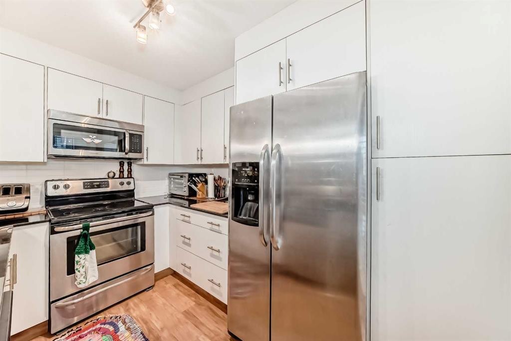 3302-240 Skyview Ranch Road Ne, Calgary, AB - Indoor Photo Showing Kitchen