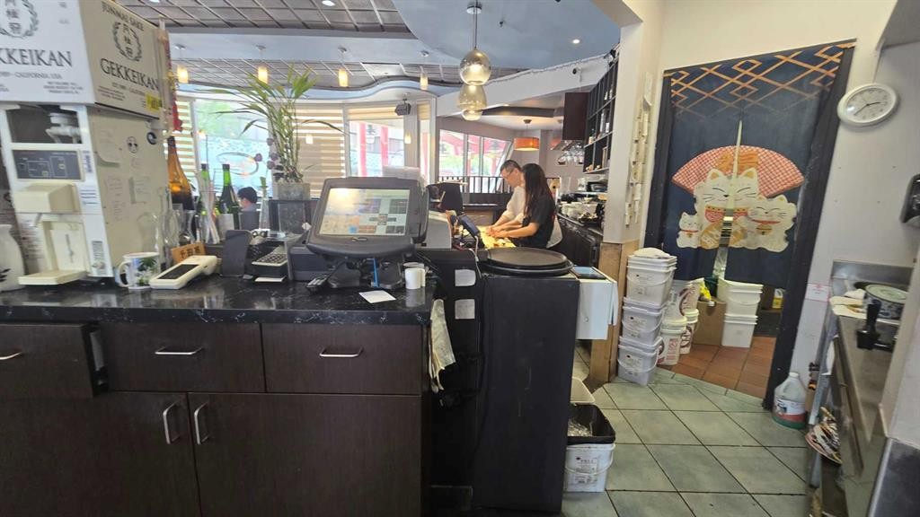 101-328 Centre Street Se, Calgary, AB