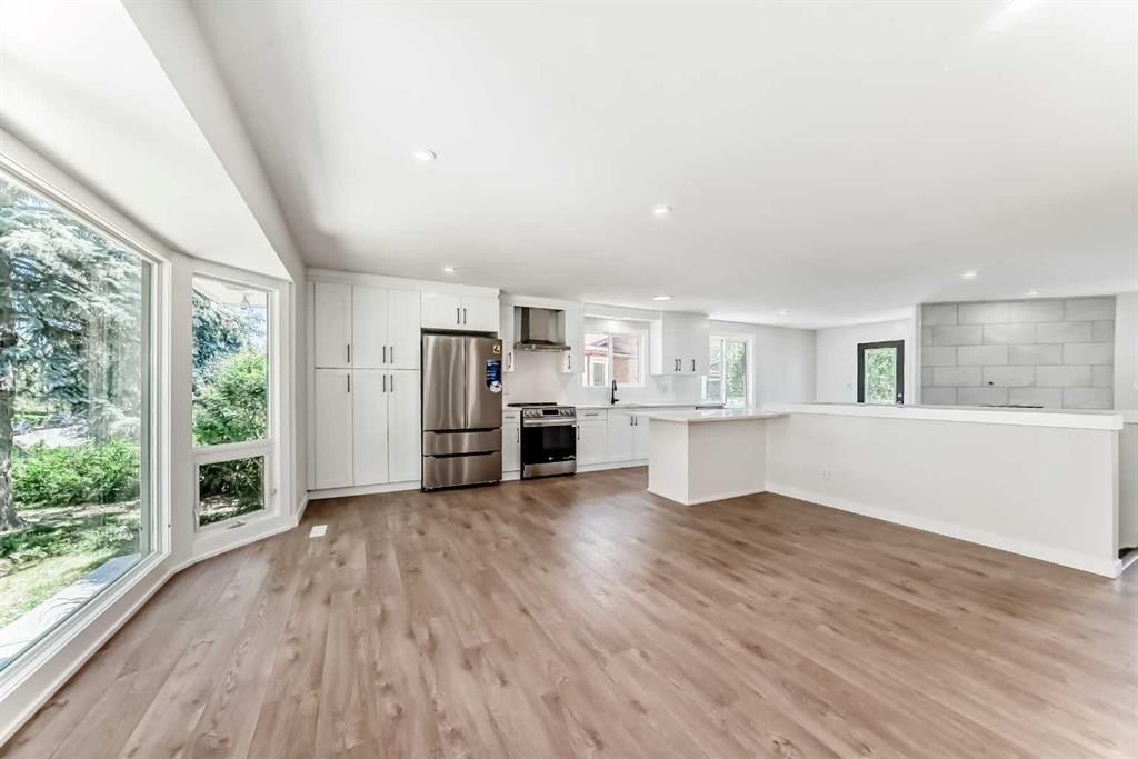 5173 Whitestone Road Ne, Calgary, AB - Indoor Photo Showing Kitchen