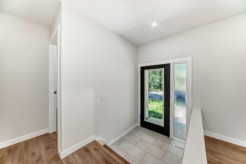 5173 Whitestone Road Ne, Calgary, AB - Indoor Photo Showing Other Room