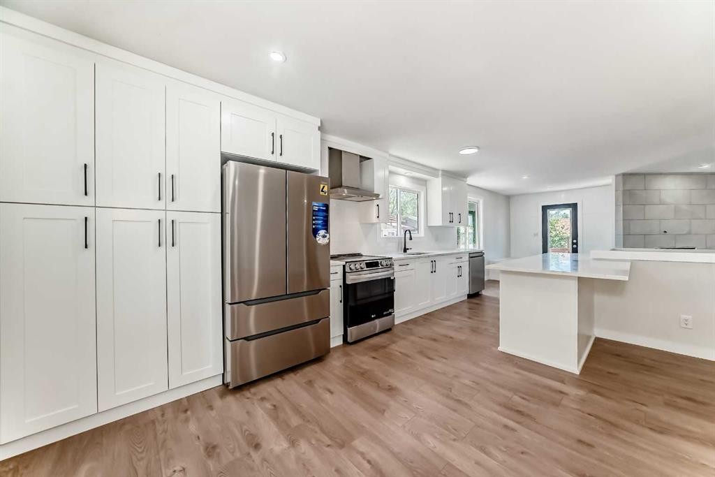 5173 Whitestone Road Ne, Calgary, AB - Indoor Photo Showing Kitchen With Stainless Steel Kitchen