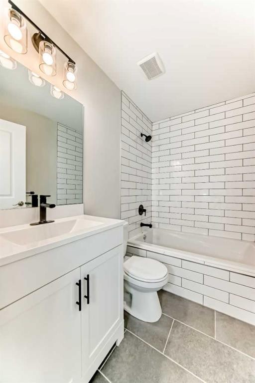 5173 Whitestone Road Ne, Calgary, AB - Indoor Photo Showing Bathroom